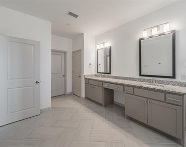 8584 Dynasty Lane - Photo Thumbnail 17