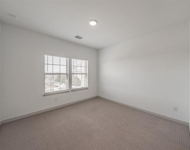 8584 Dynasty Lane - Photo Thumbnail 4