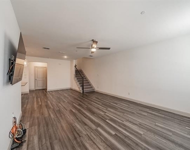 8584 Dynasty Lane - Photo Thumbnail 19
