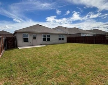 4444 Sagecroft Road - Photo Thumbnail 19