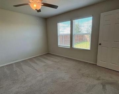 4444 Sagecroft Road - Photo Thumbnail 14