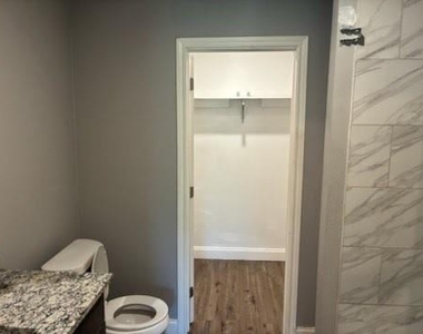 107 E Miller - Photo Thumbnail 5