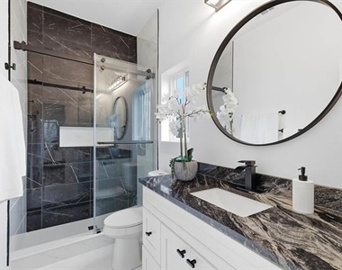 901 Elsbeth Street - Photo Thumbnail 20