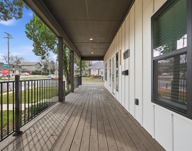 901 Elsbeth Street - Photo Thumbnail 3