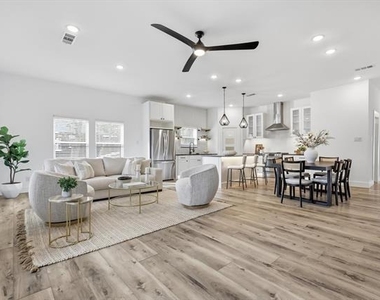 901 Elsbeth Street - Photo Thumbnail 4