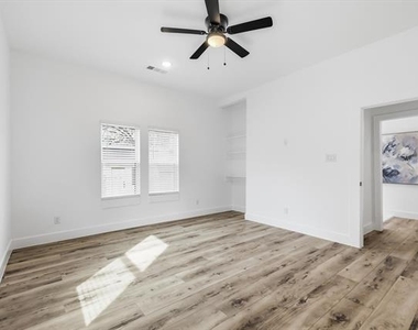 901 Elsbeth Street - Photo Thumbnail 24