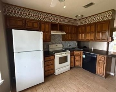 3925 Craig Drive - Photo Thumbnail 5