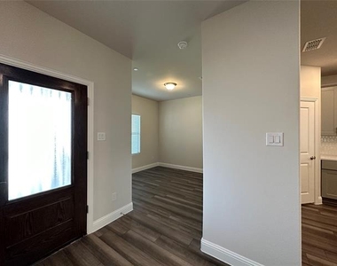 123 Monarch Way - Photo Thumbnail 2