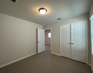 123 Monarch Way - Photo Thumbnail 23