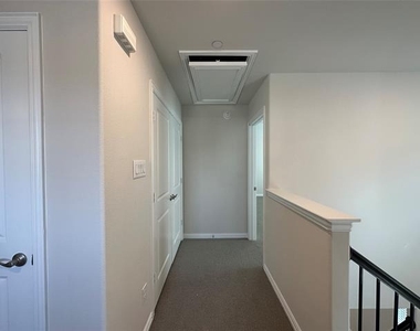 123 Monarch Way - Photo Thumbnail 24
