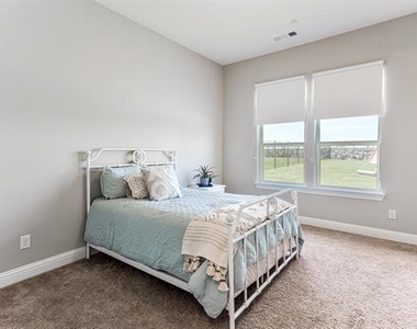 1208 Logan Trail - Photo Thumbnail 15