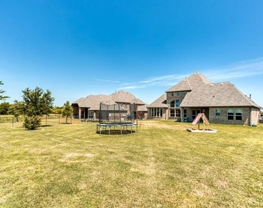 1208 Logan Trail - Photo Thumbnail 27