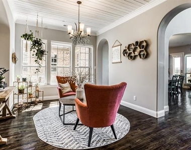 1208 Logan Trail - Photo Thumbnail 10