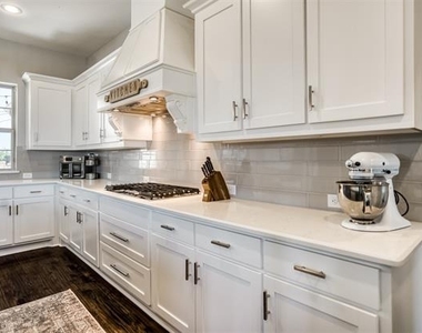 1208 Logan Trail - Photo Thumbnail 6