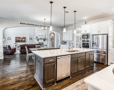 1208 Logan Trail - Photo Thumbnail 7