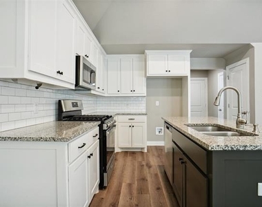 122 Elm Lane - Photo Thumbnail 3