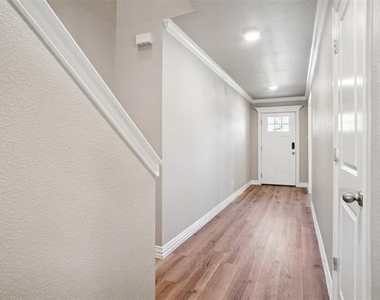 122 Elm Lane - Photo Thumbnail 6