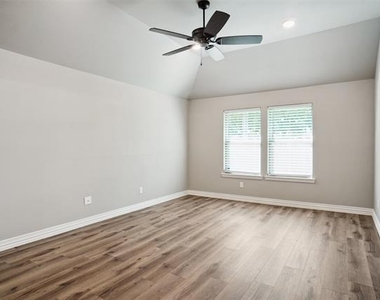 122 Elm Lane - Photo Thumbnail 11