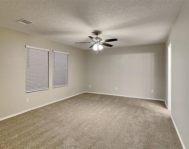 1516 Englewood Drive - Photo Thumbnail 4
