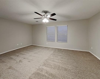 1516 Englewood Drive - Photo Thumbnail 5