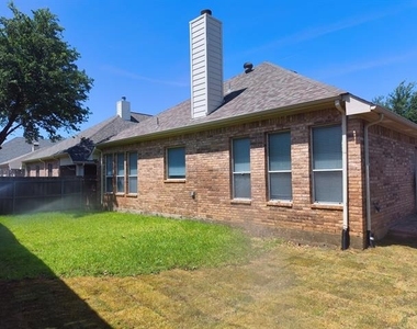8572 Davis Drive - Photo Thumbnail 32