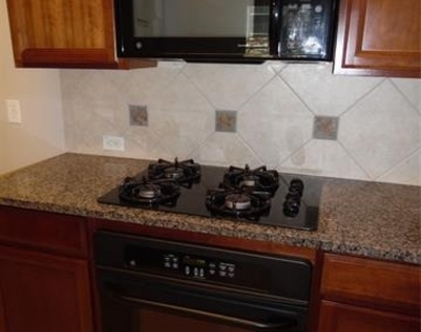8572 Davis Drive - Photo Thumbnail 4