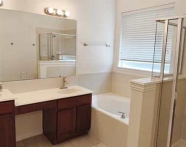 8572 Davis Drive - Photo Thumbnail 16