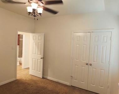 8572 Davis Drive - Photo Thumbnail 21