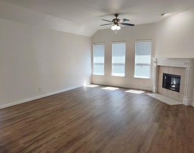 8572 Davis Drive - Photo Thumbnail 6