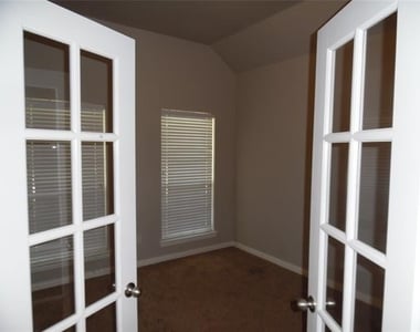 8572 Davis Drive - Photo Thumbnail 17