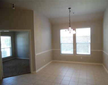 8572 Davis Drive - Photo Thumbnail 13