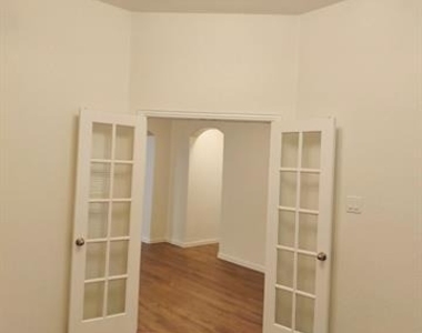 8572 Davis Drive - Photo Thumbnail 9