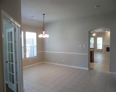 8572 Davis Drive - Photo Thumbnail 14