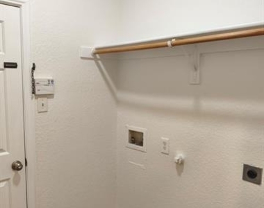 8572 Davis Drive - Photo Thumbnail 27