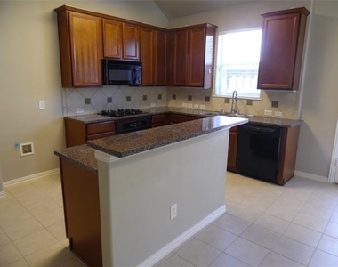 8572 Davis Drive - Photo Thumbnail 3