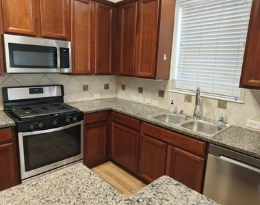 8572 Davis Drive - Photo Thumbnail 5