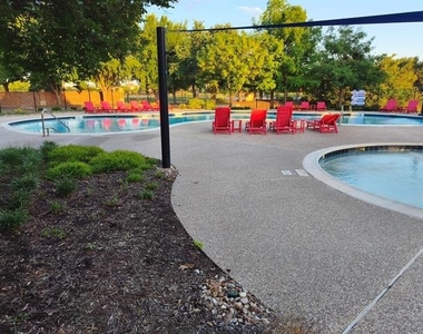 8572 Davis Drive - Photo Thumbnail 34