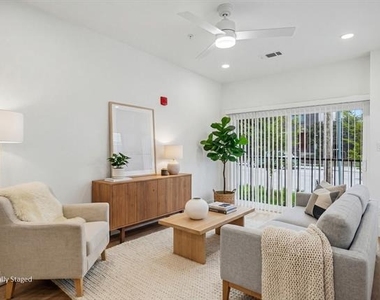 2217 N Fitzhugh Avenue - Photo Thumbnail 9