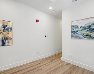 2217 N Fitzhugh Avenue - Photo Thumbnail 15
