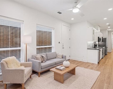 2217 N Fitzhugh Avenue - Photo Thumbnail 11