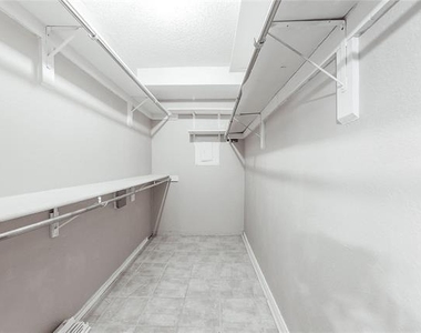 4748 Old Bent Tree Lane - Photo Thumbnail 19