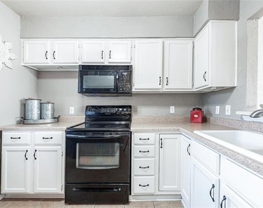4748 Old Bent Tree Lane - Photo Thumbnail 10