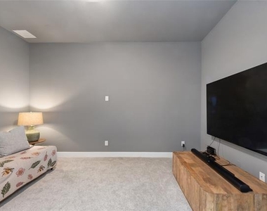 2790 Starwood Drive - Photo Thumbnail 10