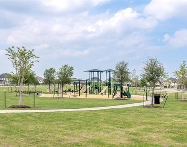 2790 Starwood Drive - Photo Thumbnail 18
