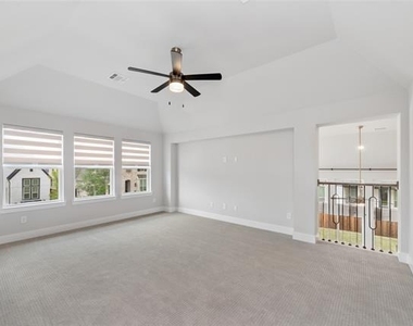 2790 Starwood Drive - Photo Thumbnail 6