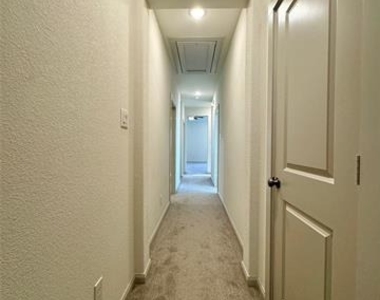 1066 Fullerton Drive - Photo Thumbnail 21
