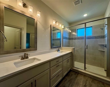 1066 Fullerton Drive - Photo Thumbnail 24