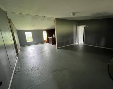 210 County Road 1015 - Photo Thumbnail 4