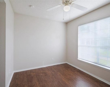 11908 Anderson Mill Road - Photo Thumbnail 14