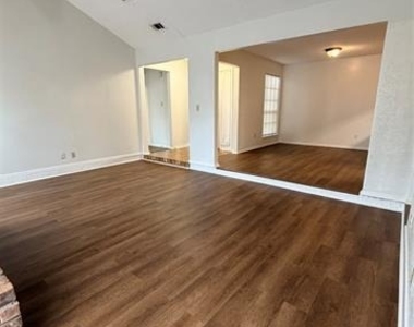 7223 Fuller Circle - Photo Thumbnail 4